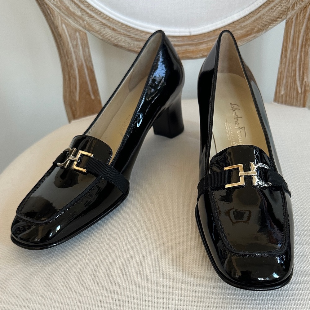 NWOT Ferragamo Black Patent Leather Stack Heel Shoes 7.5